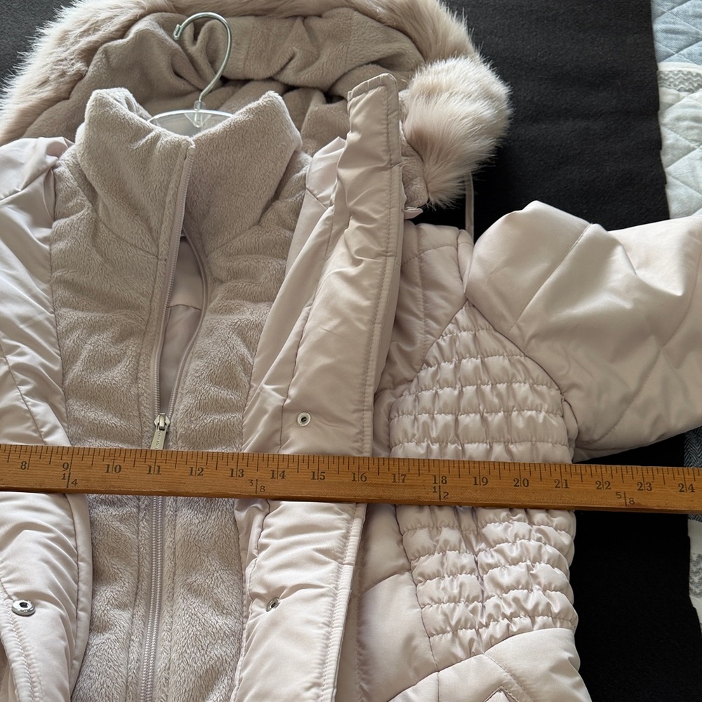 Susan Graver cream color Puffer Jacket with detachable hood - Picture 5 of 12